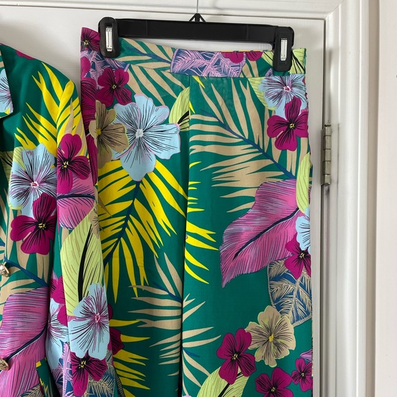 Like new Fashion Nova Women's Printed Pants Set Size S - Picture 6 of 14